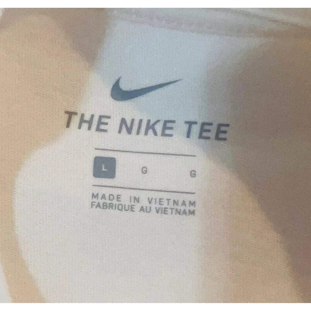 Nike Mens Basketball Funk Sequin Graphic T-Shirt White Large NWT